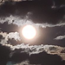 満月と雲